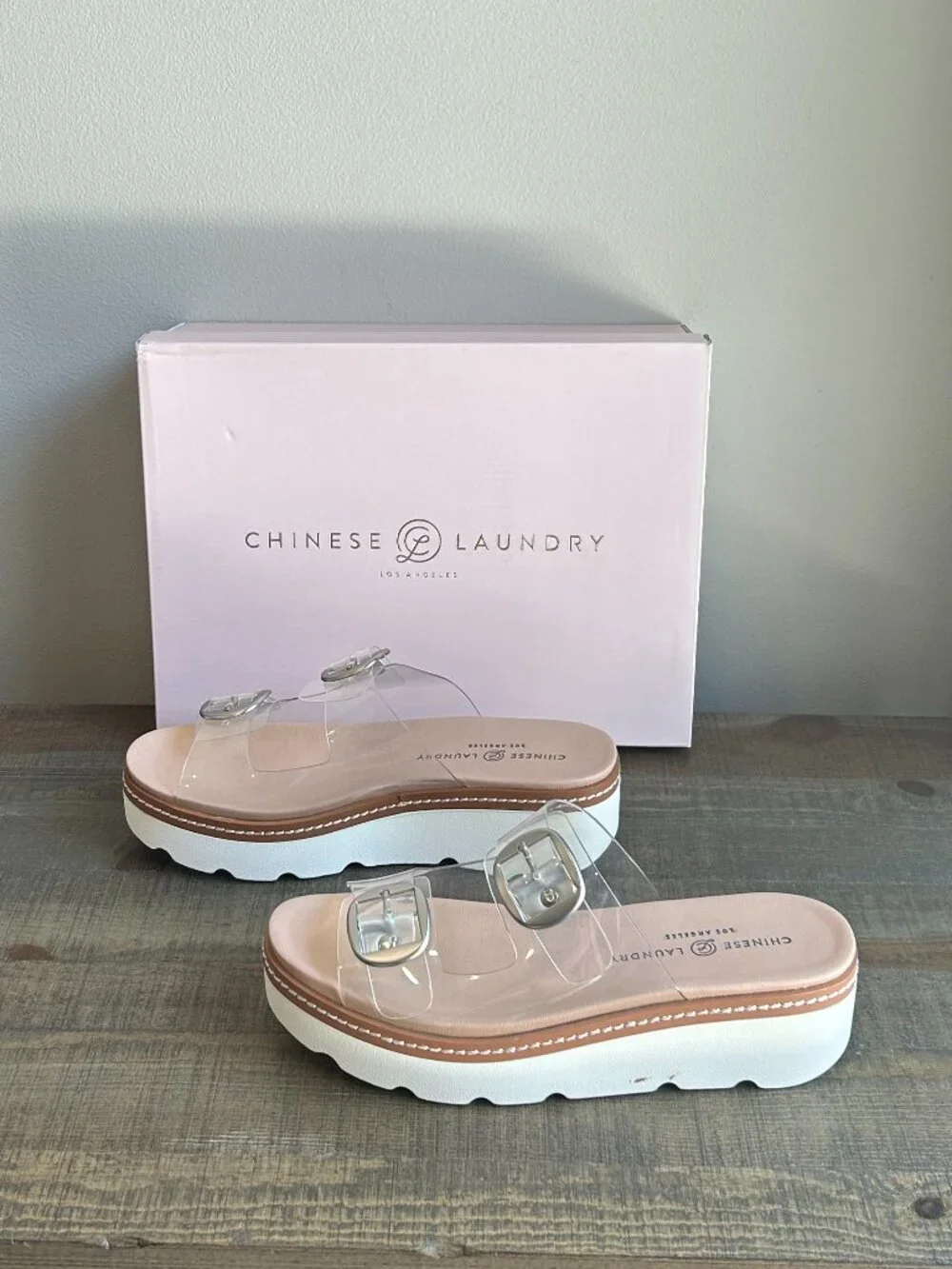 Chines Laundry Surfs Up Clear Platform Sandal